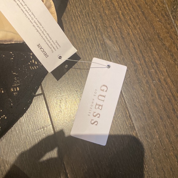 Guess lace dress - Picture 3 of 3